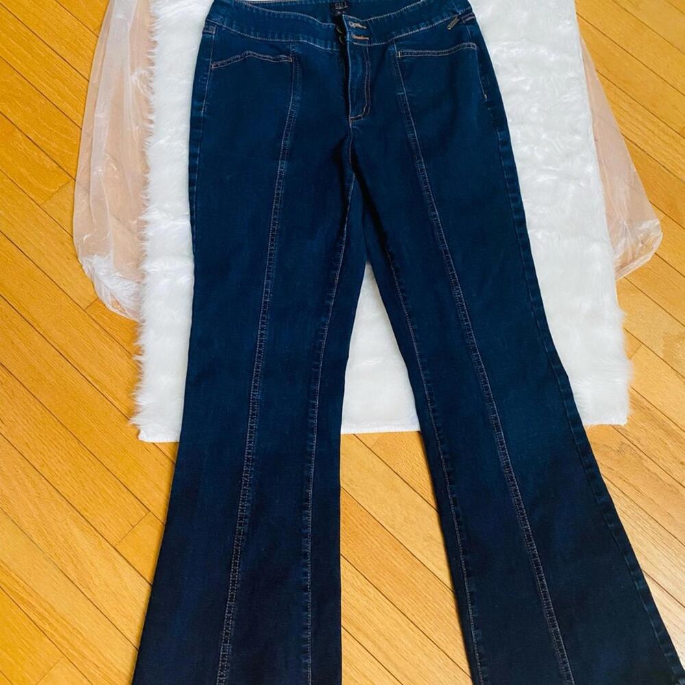 Gilli Women's Flare Jeans Dark Blue Size US 10